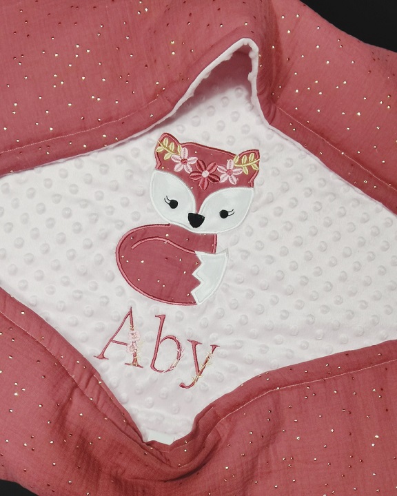 Couverture rose layette pour bébé personnalisé avec prénom et date